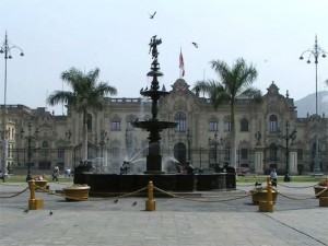 Plaza-de-Armas